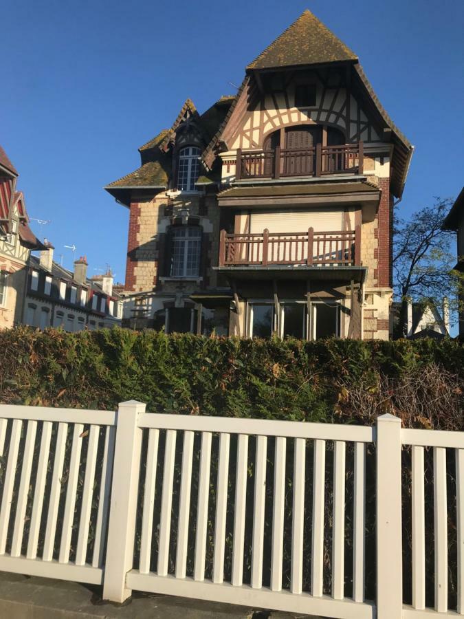 Апартаменты " La Vue " - Studio En Bord De Mer Довиль Экстерьер фото
